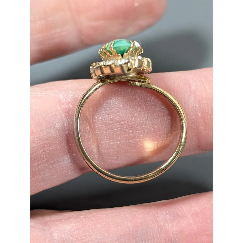Vintage Green Art Glass Rhinestone Cocktail Ring Gold Tone Size 6.5 Statement